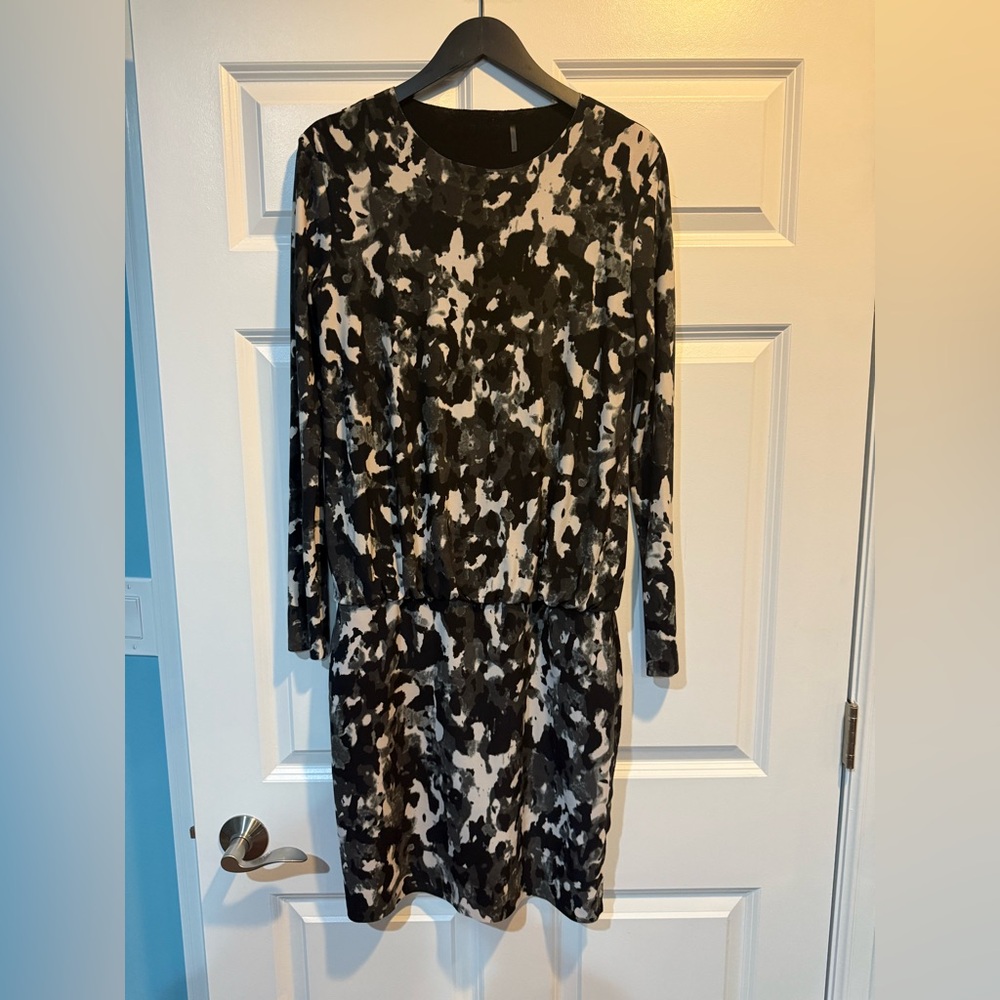 Norma Kamali Stylish Black and White Stretch Camouflage Women's Dress